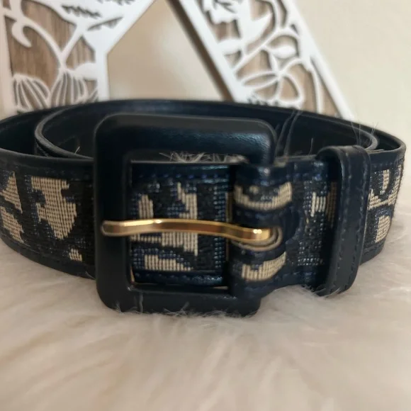 ?PRICE DROP!!? Authentic Christian Dior vintage belt - www 
